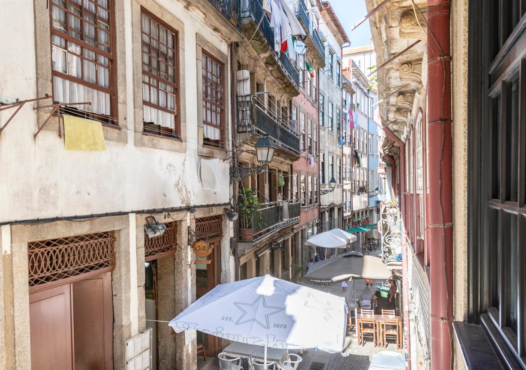 Oporto Street Fonte Taurina - Riverfront Suites (Adults Only) Room photo
